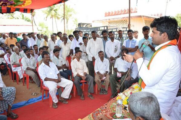 PratapSimha2's tweet photo. yday Periyapatna http://t.co/DpQ9KujjrK