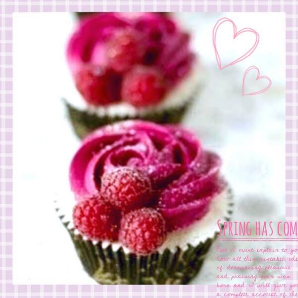 _princess_w's tweet photo. 美女と野獣風バラのようなぷちケーキ。 結婚式のゲストにも喜ばれそう･゜ﾟ･ https://t.co/gkXO3NLxmE