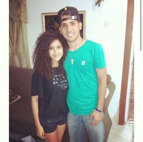hidalgojjb's tweet photo. Feliz cumpleaños a la mejor amiga del mundo , la mas ladilla y la mas necia *--* TE AMO ENANA SINIESTRA @Pamch_ http://t.co/qbKonmBpu0