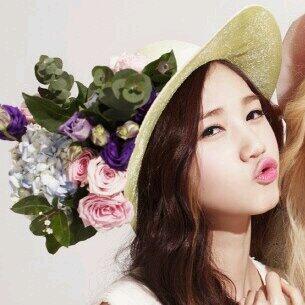 ___VENUS_'s tweet photo. _✍

 Ara  ( 유아라 )
 Birth:1992 / 9 / 26
 BT：A型
 P:Leader,Main vocal

https://t.co/t7k0CdlZtS