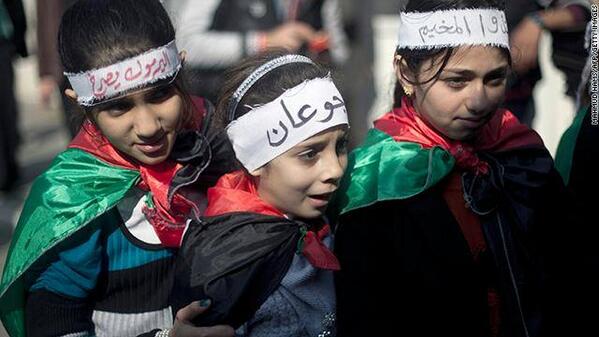 réunion #Palestinianprotests #Hamas ou comment on apprend aux enfants la #paix #messagedepaix 
#Israel