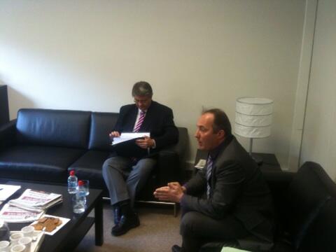 larep_2014's tweet image. La sécurité au cœur du débat entre Joël Lainé et David Faucon. #Beaugency