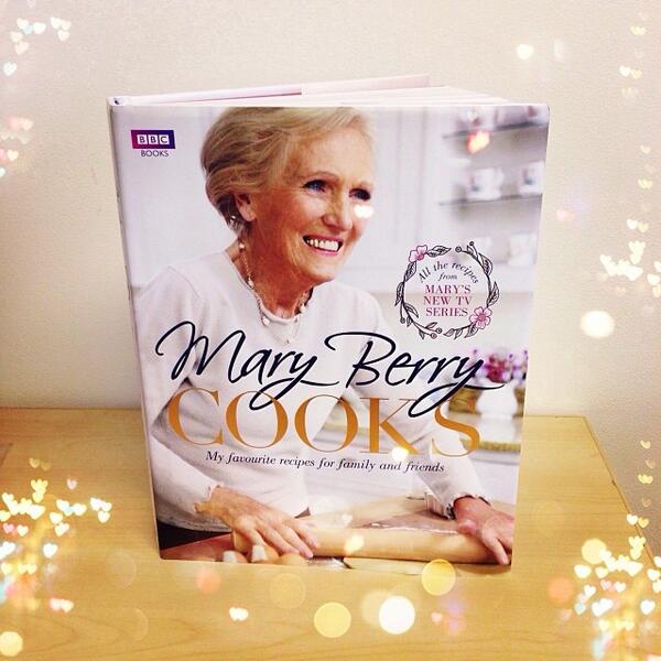 UKMagicFreebies's tweet image. #WIN a signed copy of &apos;Mary Berry Cooks&apos;. Follow @UKMagicFreebies &amp;amp; RETWEET to enter.T&amp;amp;Cs bit.ly/10Q2kLE RT!