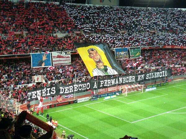 birisoficial's tweet photo. Gracias a don @JoaquinCaparros , @kPonchok y por supuesto al @RBetisOficial por la inspiración en el tifo. http://t.co/gaBwIc7A2a