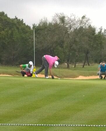 benhunted's tweet image. Birdie for @TwoGlovesGolf, now -1 and a six-way tie for 2nd at the #VTO. #2Gloves