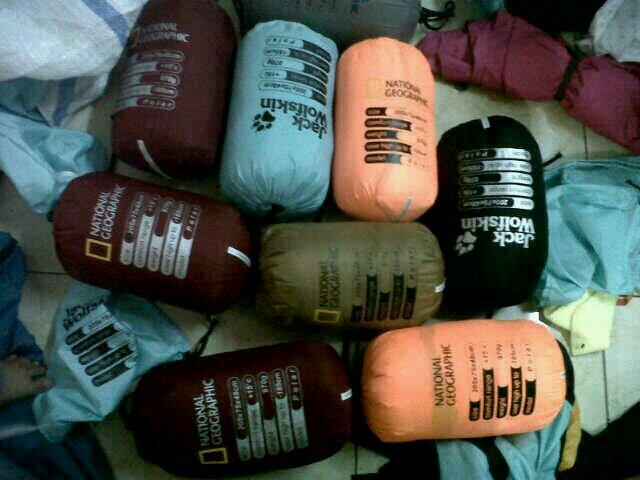 Mochaproject's tweet photo. @info_pendaki min bantu jualin sleeping bag ya :) hasil penjualan akan didonasikan untuk para korban gunung meletus. http://t.co/EhKYJ0GyuO