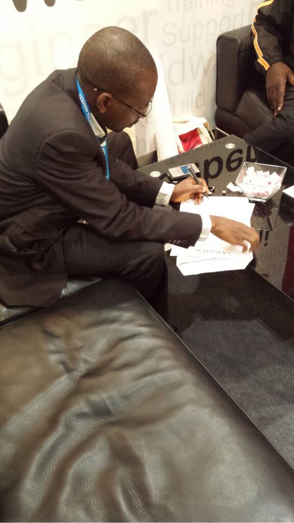 Grafitec_plc's tweet image. What better way to start the afternoon than an #ipex14 sales contract been signed