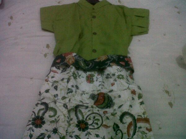 queen_ceng's tweet photo. @BatikAzizah sis barang y udh sampai.. Suka banget... http://t.co/QOAe9mNECc