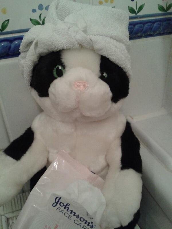 No Make Up Selfie... #singandsign #lookingGood ... if I don't say so myself! :-D