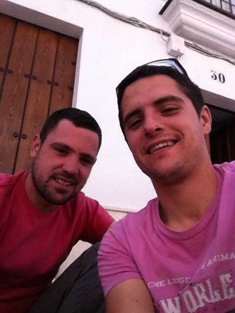 EsemaneMane's tweet photo. Com mi rucho en el paro jeje http://t.co/ZHHf9aEoN4