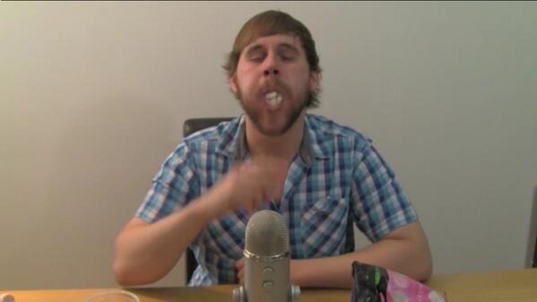 air_hair_newbs's tweet image. @SmileyDMS here is proof.... Harry!!! #nomnominate