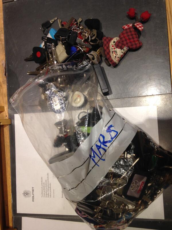 polititroms's tweet image. Politivakta i Tromsø har DUNGEVIS med nøkler folk har mistet. Dette er beholdningen for mars måned.. #sløvskap