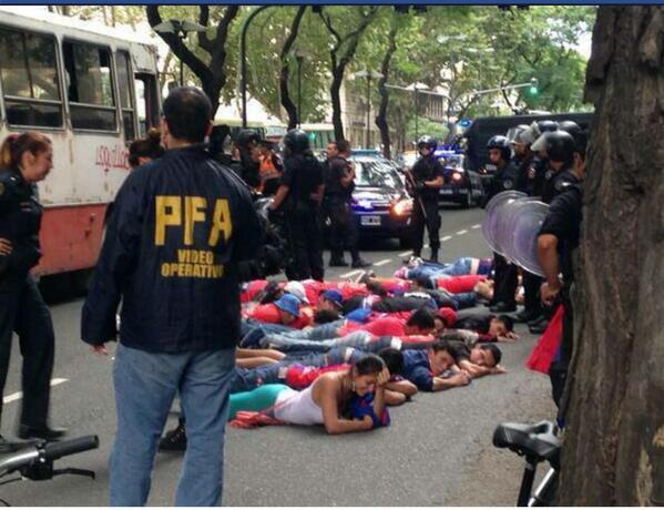 PARA_UNO's tweet image. Como te va 25 en  ??? Jajajaja se fueron todos #Son25 #Lpqtp