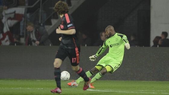 AFCAjax's tweet photo. Heldenrol voor Kenneth #Vermeer! #azaja http://t.co/4JIj1lGY7V