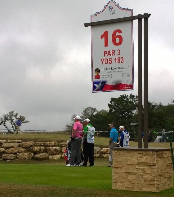 benhunted's tweet image. .@twoglovesgolf on 16. #2Gloves #VTO