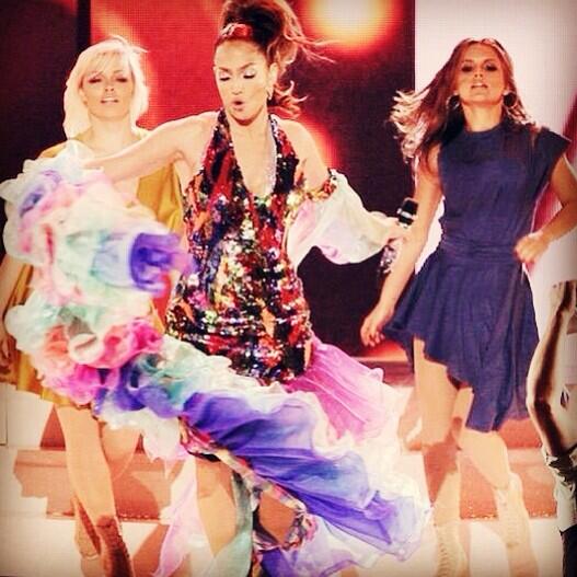 Dance9Tiffany's tweet photo. Unforgettable moments ~ @jlo #AMAs #tbt @wbezz http://t.co/euCcZR83Qg