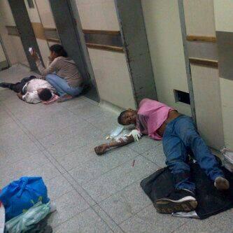 yotein's tweet photo. El Hospital Universitario Dr. Luis Razetti, dando el mejor de los servicios para el pueblo. ! CON PATRIA ! http://t.co/vy05ge4exN