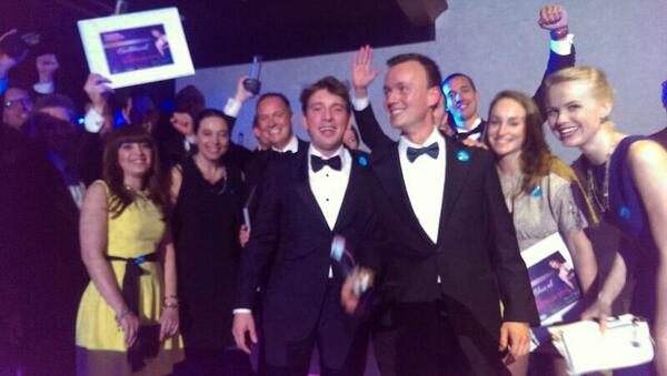 «<a href="/Coolblue_NL/">Coolblue</a> Apetrots vanavond 4 Thuiswinkel Awards in ontvangst mogen nemen. Wat een avond! » Terecht! #ikbenfan