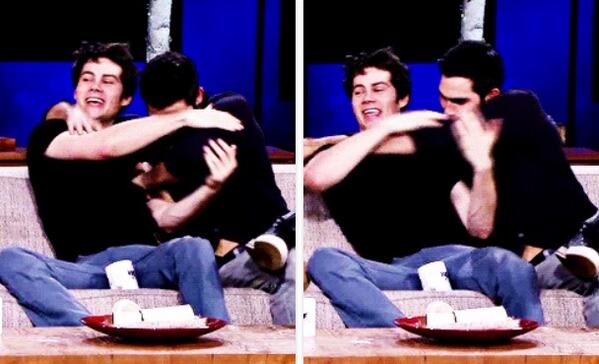 skywvlkr_'s tweet image. Could you two be cuter?