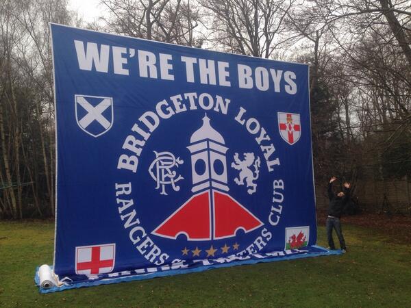 FootballFlags's tweet image. Over 3000 followers and a massive flag for @BRIDGETON_L_RSC tops a cracking day. #RFC #surfer RT for #flagoftheweek