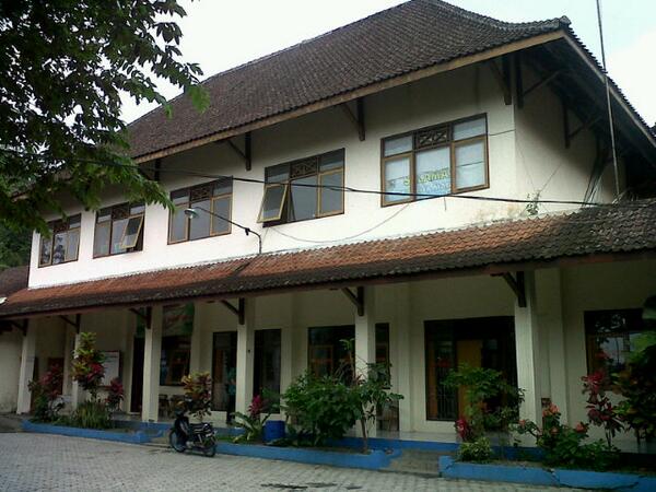 Kantor kecamatan jenawi