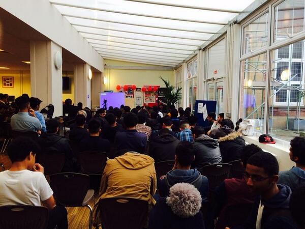 abuibrahimuk's tweet image. Great turnout for LSC ISOC 'Mega Munch - One Ummah'

#lscmegamunch 
#UmmahWelfareTrust
