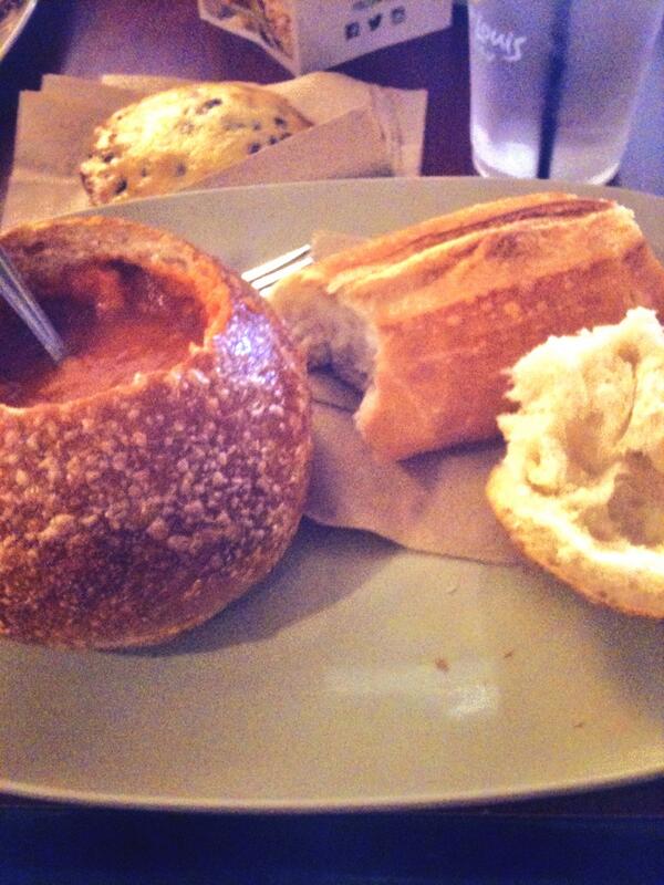 _heatherrrr_'s tweet image. I'm still so stuffed from lunch, I don't think I'll be able to eat dinner. #stlbreadco