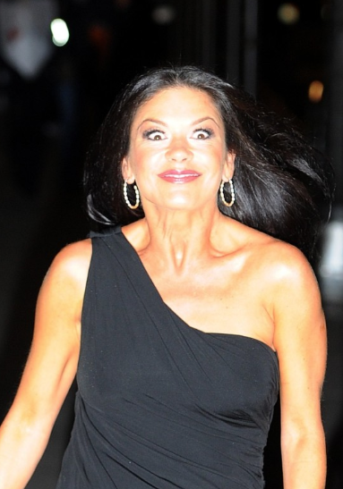 OffGuardCelebs's tweet image. Anyone up for some cunnilingus?