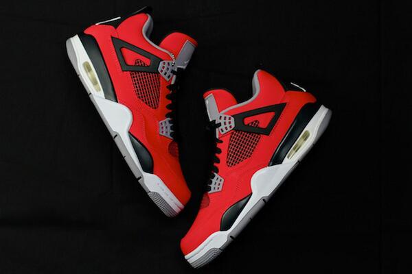 SunsetMediaWave's tweet image. The Sole Account lastest post takes an in-depth look at the alluring Air Jordan 4 Toros: bit.ly/OZgFCF