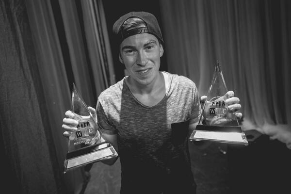 Yeaaahh! Just won the BEST GLOBAL DJ and BEST PROGRESSIVE ELECTRO DJ at the IDMA Awards! Thanks everyone for voting!