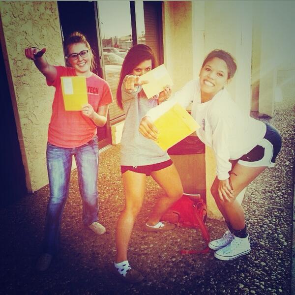 alexisrae1997's tweet image. Whaaaaa👀 #permitready