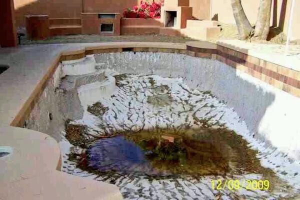 AClearPools's tweet image. #NASTYPOOLS shouldn't be the beginning of your SUMMER! CALL AZCP FOR YOUR POOL&amp;amp;SPA 911!