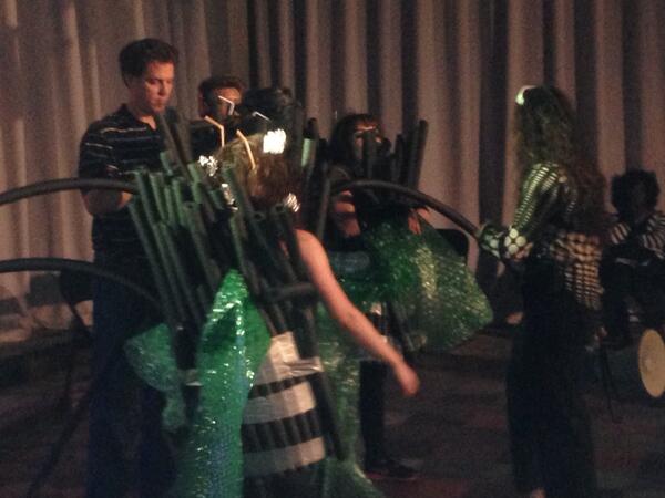 docfunz's tweet photo. I get it. Dancers playing aliens. #tomorrowland http://t.co/4na7WlB7oj