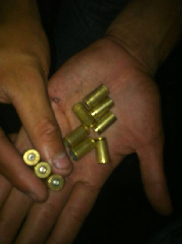 RRMgta's tweet photo. A punta de balas 9mm reprimen esta noche - 8pm- a manifestantes en #Margarita @LucioQuincioC @loquepiensastu http://t.co/q1B5h01kAK