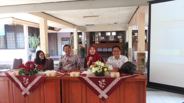 riani indrawati tweet media