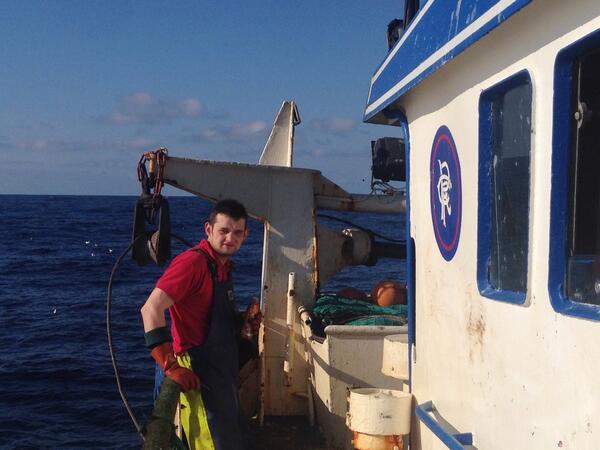 DuthieStephen's tweet photo. @lewis_rocknroll chilling oot waiting for some fash #pairtrawling #eatmorefish #SeafoodUK #seadogs #bracoden http://t.co/rmg3buJRql