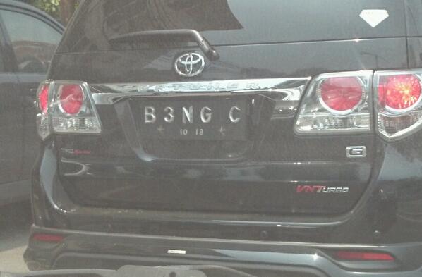 Mobil jendral bintang dua kah ini? <a href="/lewatmana/">LewatMana.com</a> <a href="/TMCPoldaMetro/">TMC Polda Metro Jaya</a> <a href="/PasangMata/">pasangmatadotcom</a>