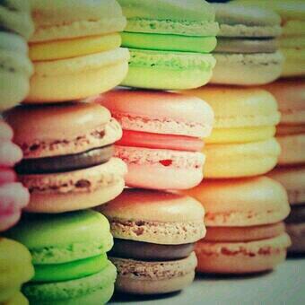 foodpoorn's tweet photo. Macaroons you mean heaven ♥.♥ ♡.♡ http://t.co/S8hcGCH7w4