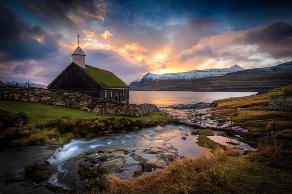 TommChicks's tweet photo. "@Gabriele_Corno: Sunrise over a little church on the Faroe Islands  by Marc Perrella http://t.co/8WMiDAGfjn"