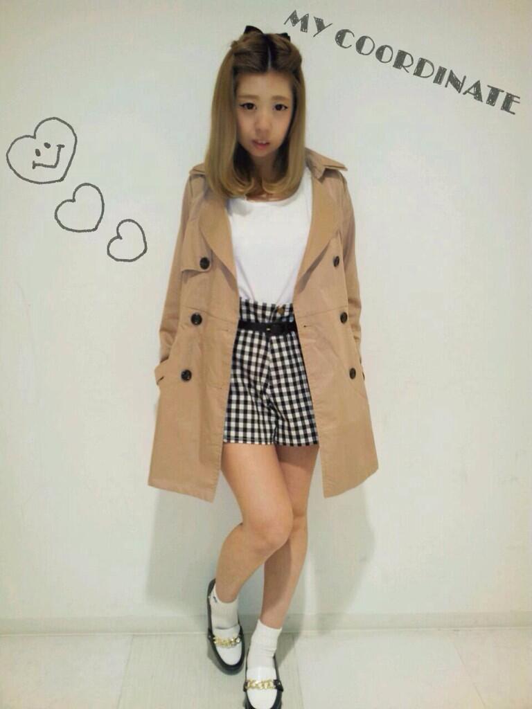 Twitter पर Retrogirl Official レトロガール静岡パルコ店 本日のスタッフコーデ 春の定番アウター トレンチコートが主役のシンプルコーデです 大人っぽくなりすぎないように ギンガムのフレアショーパンでガーリーにしました Http T Co Yvpk6nqe3l
