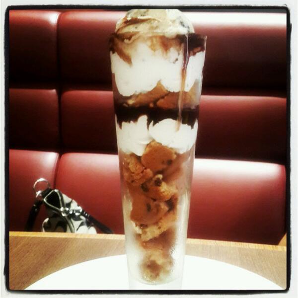 manisha_sudhir's tweet image. #cookiesundae #icecream #Cookies #awesomestuff