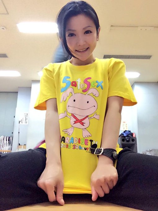 パラダイスTシャツ(^O^)／ 可愛いねって褒められた(o^^o)♪ なんか嬉しいな(#^.^#) http://t.co/g1SUW6hoMf