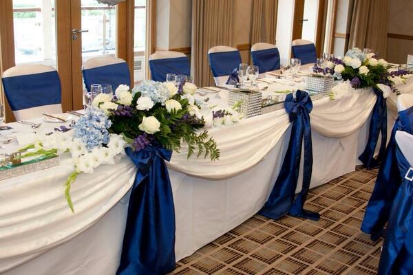 Lovely photos from one of our recent #weddings @CottonsHotel #navyblue #venuedresser #wedingdaydetails