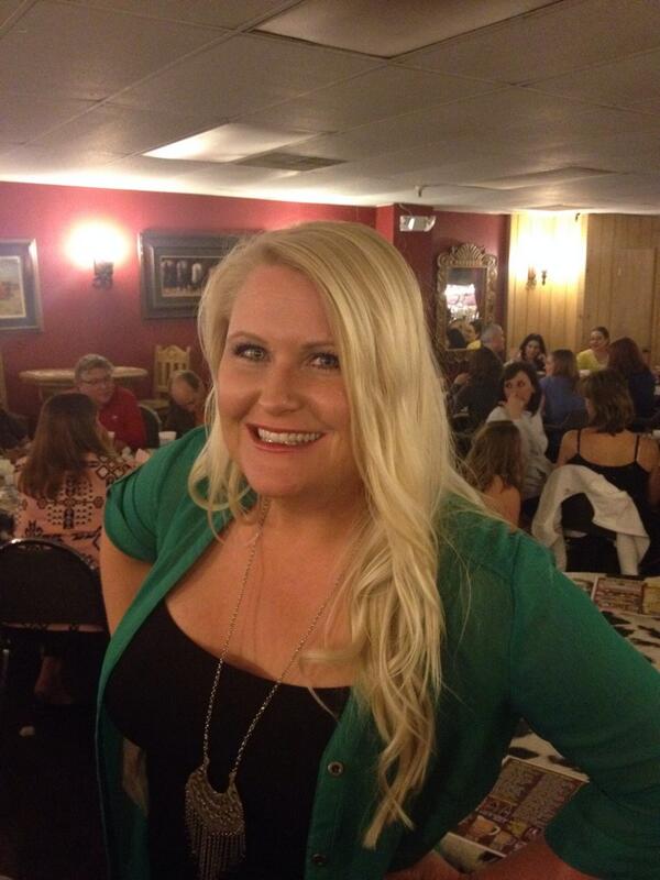 TexasSHRM's tweet image. Chanda is up the challenge. 1 hour. 72oz of steak and sides. What could POSSIBLY go wrong?!?!? #TXSHRM