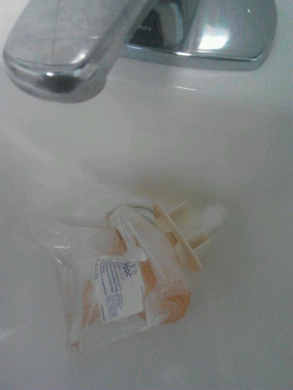 KHS_Problems2nd's tweet image. The things you see at my school! #khsproblems