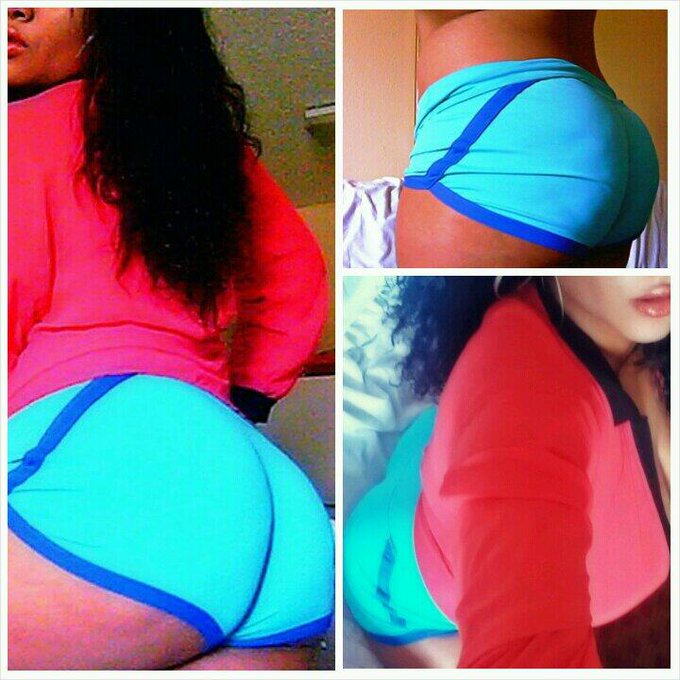 Who wants a feeaky nasty video I just got done recording?!?!? Vivaciousdefotos@gmail.com http://t.co<a href="/tag/tittytuesday"class="tags"><span>#tittytuesday</span></a>