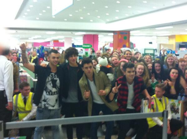 FenwickStores's tweet photo. JCats and @UnionJworld at our doll signing yesterday! #UnionJDollSigning http://t.co/d4nSh17uAh