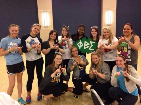 JustBreathe_Rae's tweet image. Supporting the sigmas for their step show!!! #District6 #FTK for @UT_GreekWeek #StriveForUnity