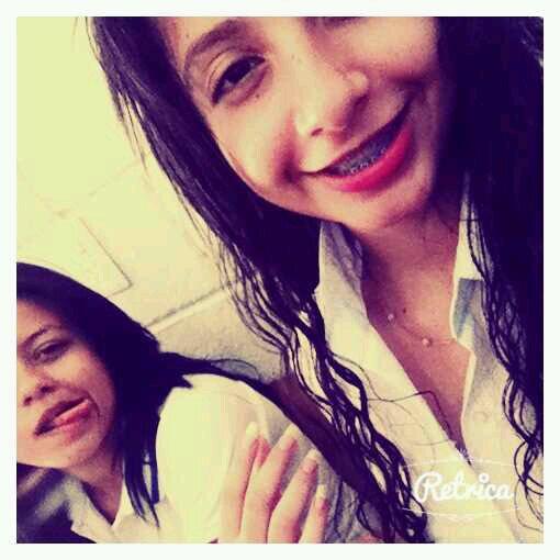 _Icoloshaa's tweet photo. Aqi con la guapisima de @Nicol_Perla098 ;) Jajajaja http://t.co/NaZ9BGk3UG