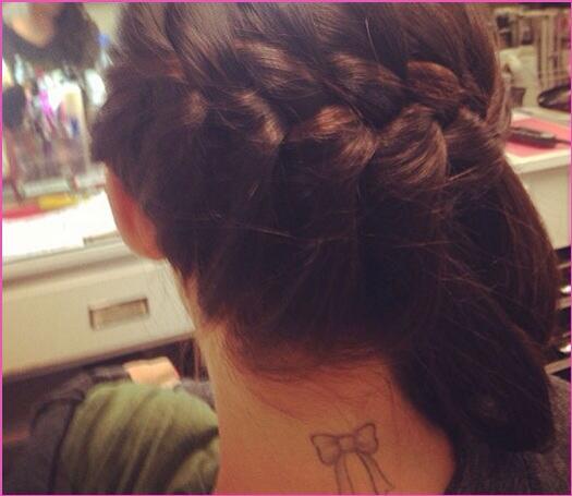 EmMitchellTFG's tweet photo. (Emily smiles as she posts a picture to her tumblr via Instagram) "Loving my hair this way, what do you think?" http://t.co/lXzdi0abGy